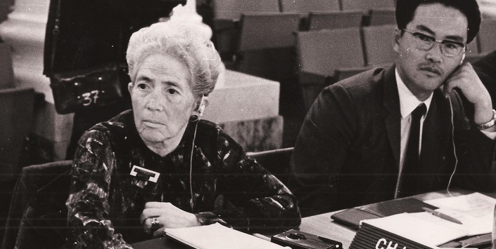 Annimo. Olga Poblete en conferencia. 1973. Archivo Mujer y Gnero