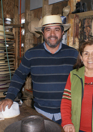 Juana Muñoz y Jaime Muñoz, representantes de la artesanía en teatina
